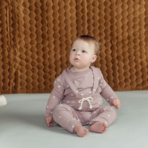 Overall and Top Set with Bird Detail