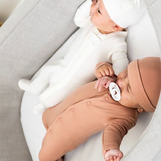 Baby Front Snapped Onesie With Knotted Beenie