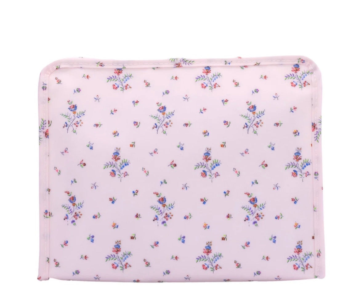 ROADIE POUCH Girls Patterns  - Medium